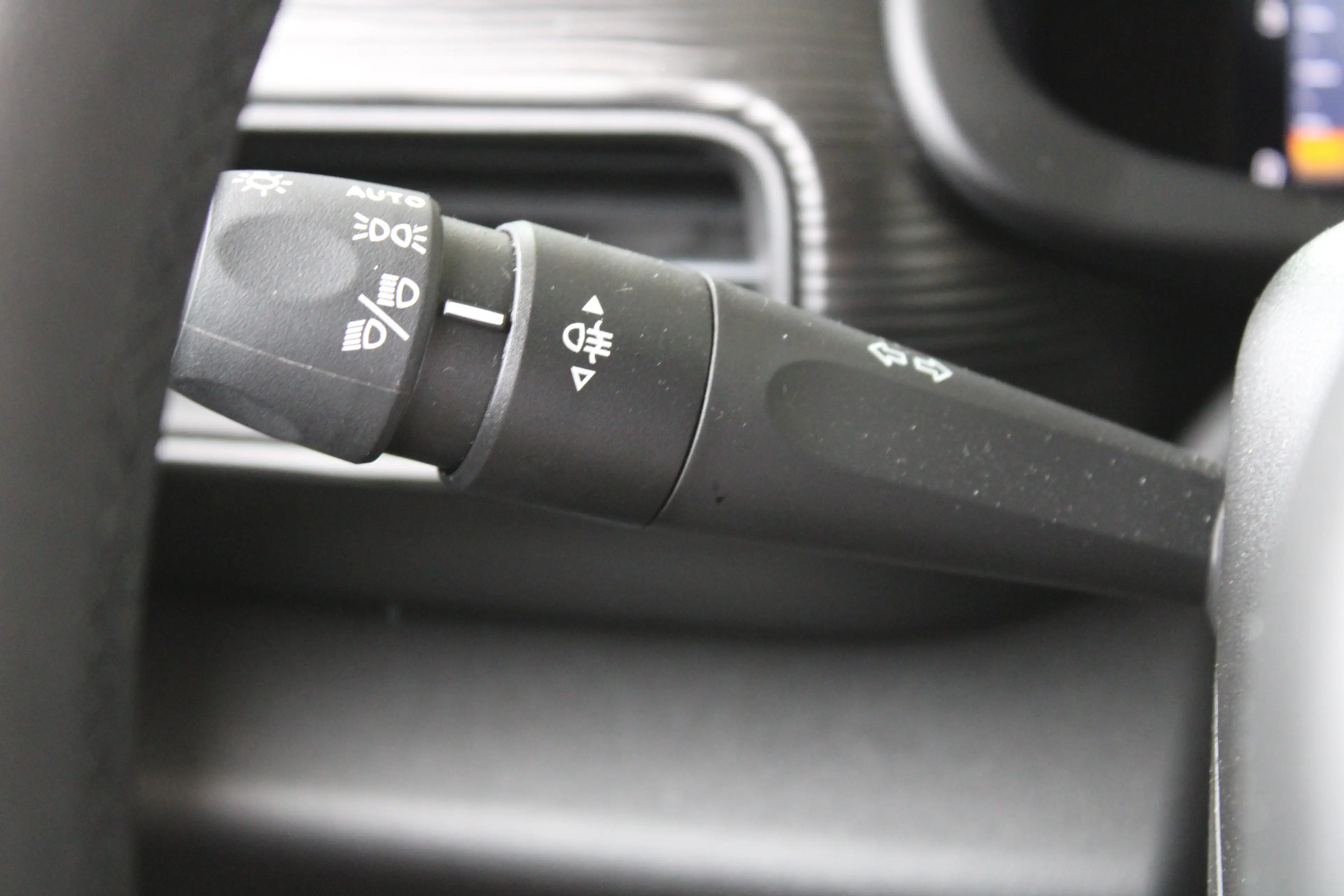 Jeep Avenger 1.2 Altitude | Elektrische achterklep | JBL Audio — photo 17