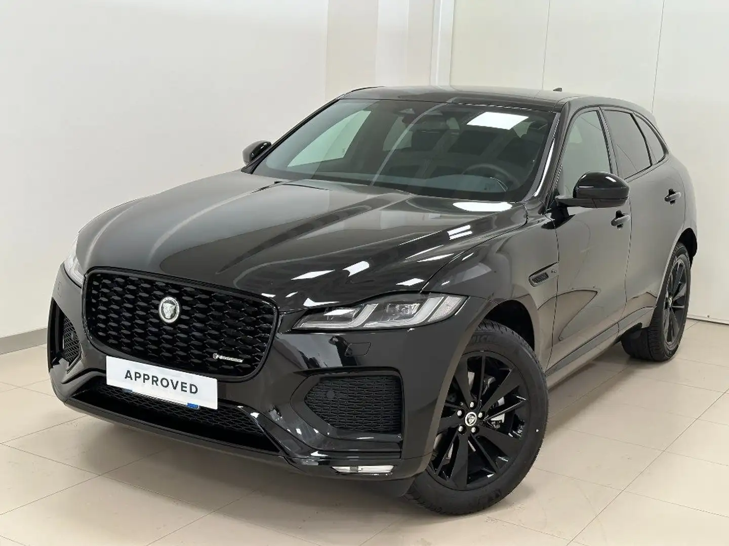 Jaguar F-Pace 2.0 D 163 CV AWD R-Dynamic S 90th Anniversary Edit Černá - 1