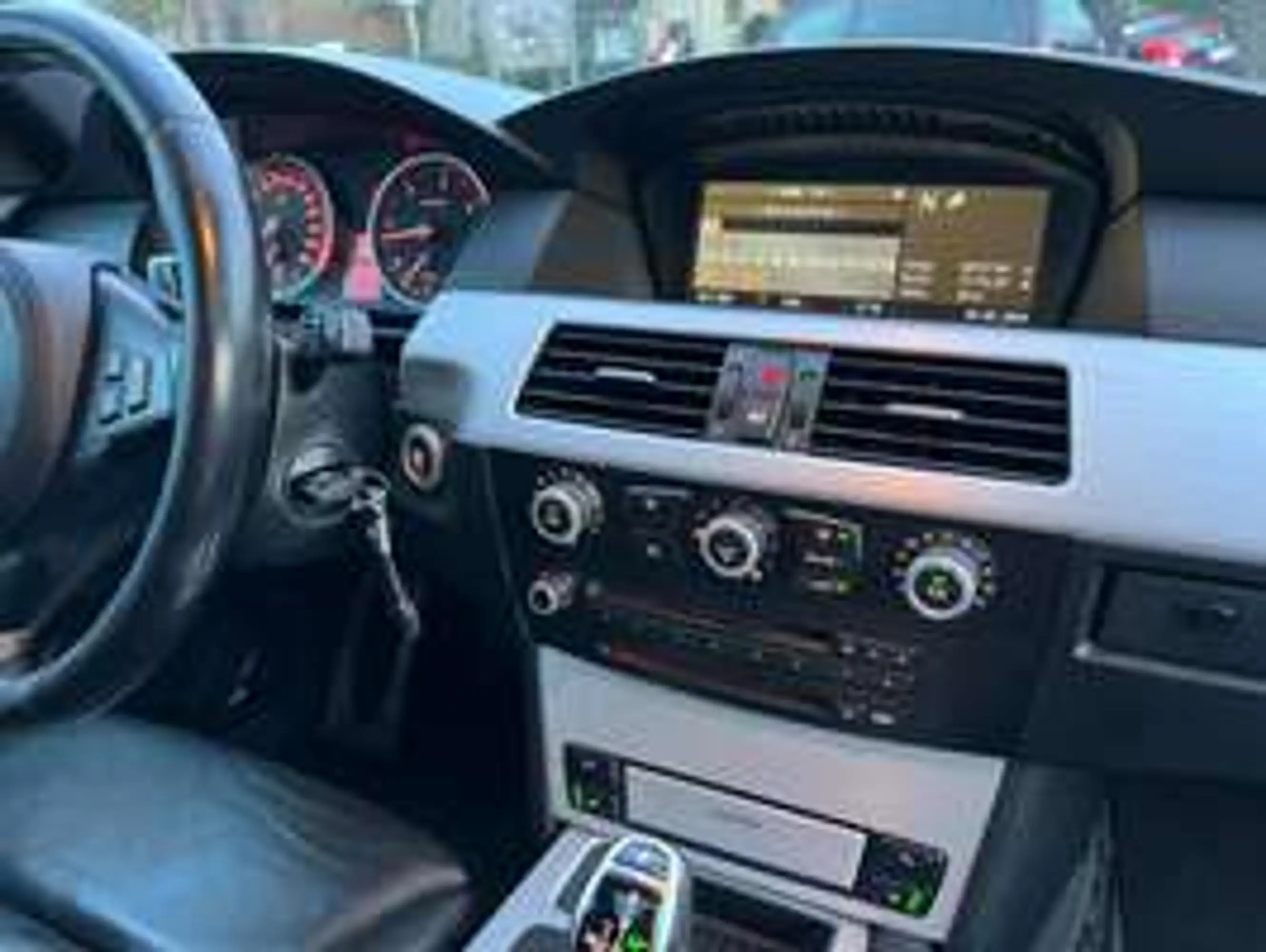 BMW 530 d M-SPORT Sportautomatik *HUD/LEDER/NAV/XEN* — photo 12