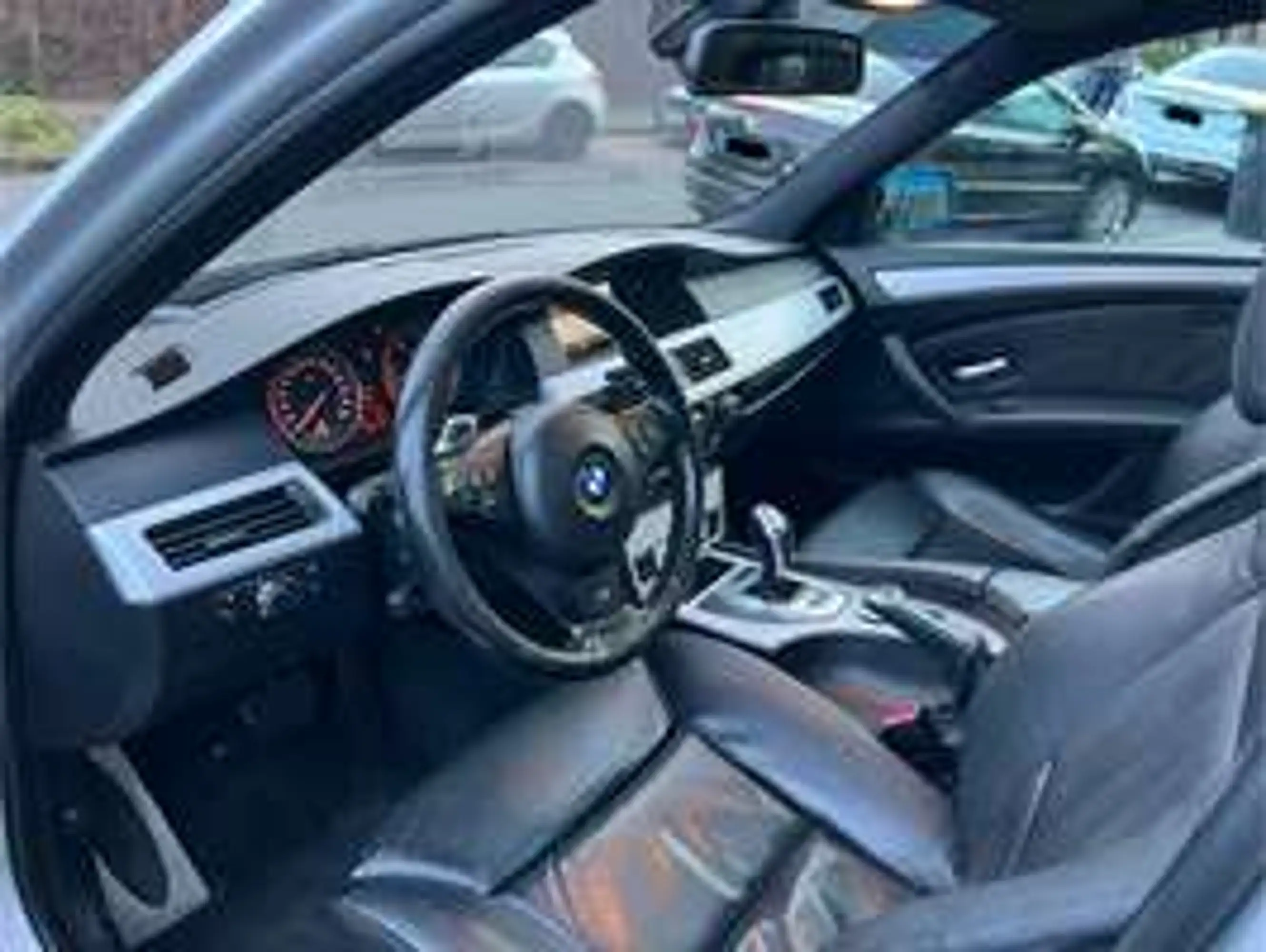 BMW 530 d M-SPORT Sportautomatik *HUD/LEDER/NAV/XEN* — photo 10