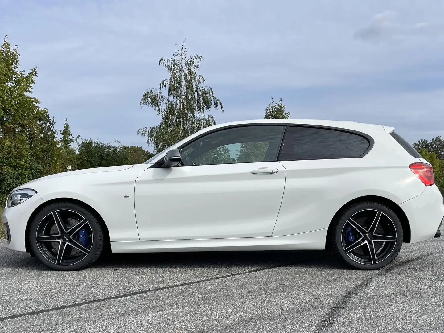 BMW 135 M135ix Allrad M-Performancepaket Harman-K. Navi 1 Weiß - 2
