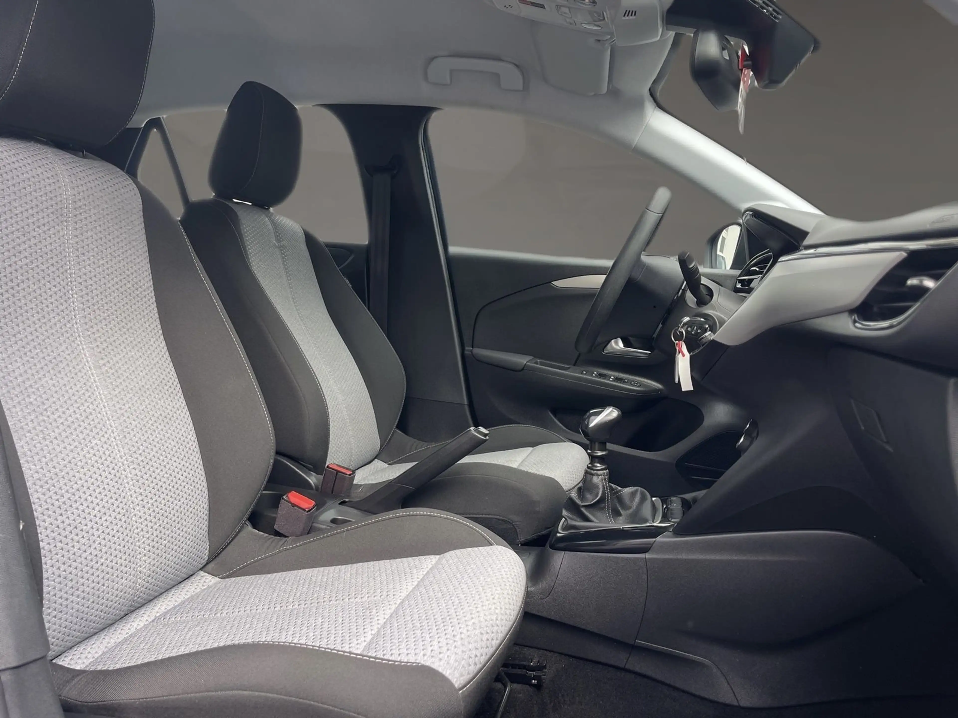 Opel Corsa F Edition Apple CarPlay Kamera PDC Klima — photo 9