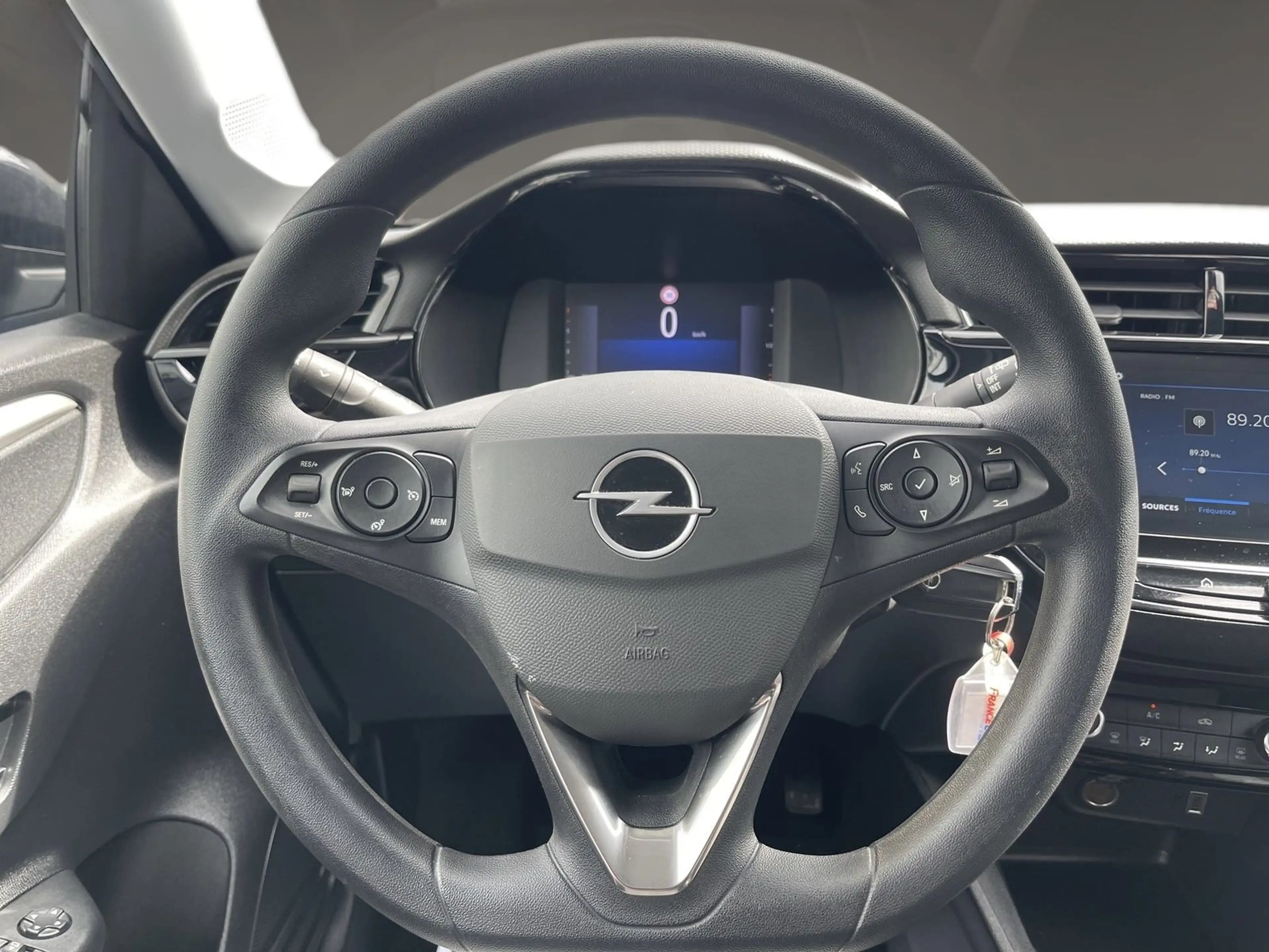Opel Corsa F Edition Apple CarPlay Kamera PDC Klima — photo 12