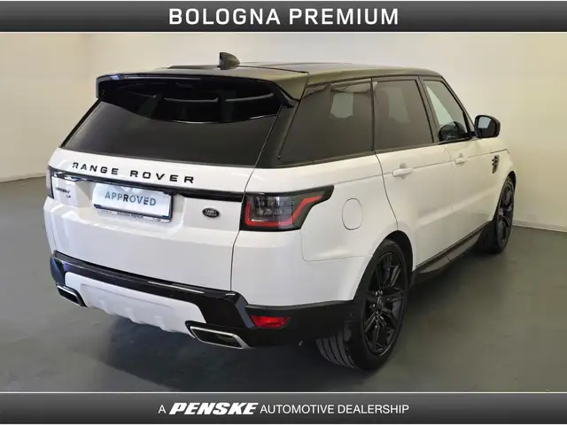 Land Rover Range Rover Sport view 2