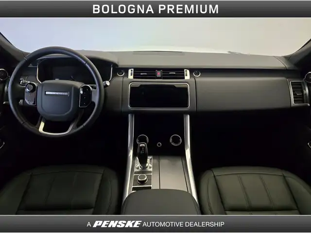 Land Rover Range Rover Sport view 4