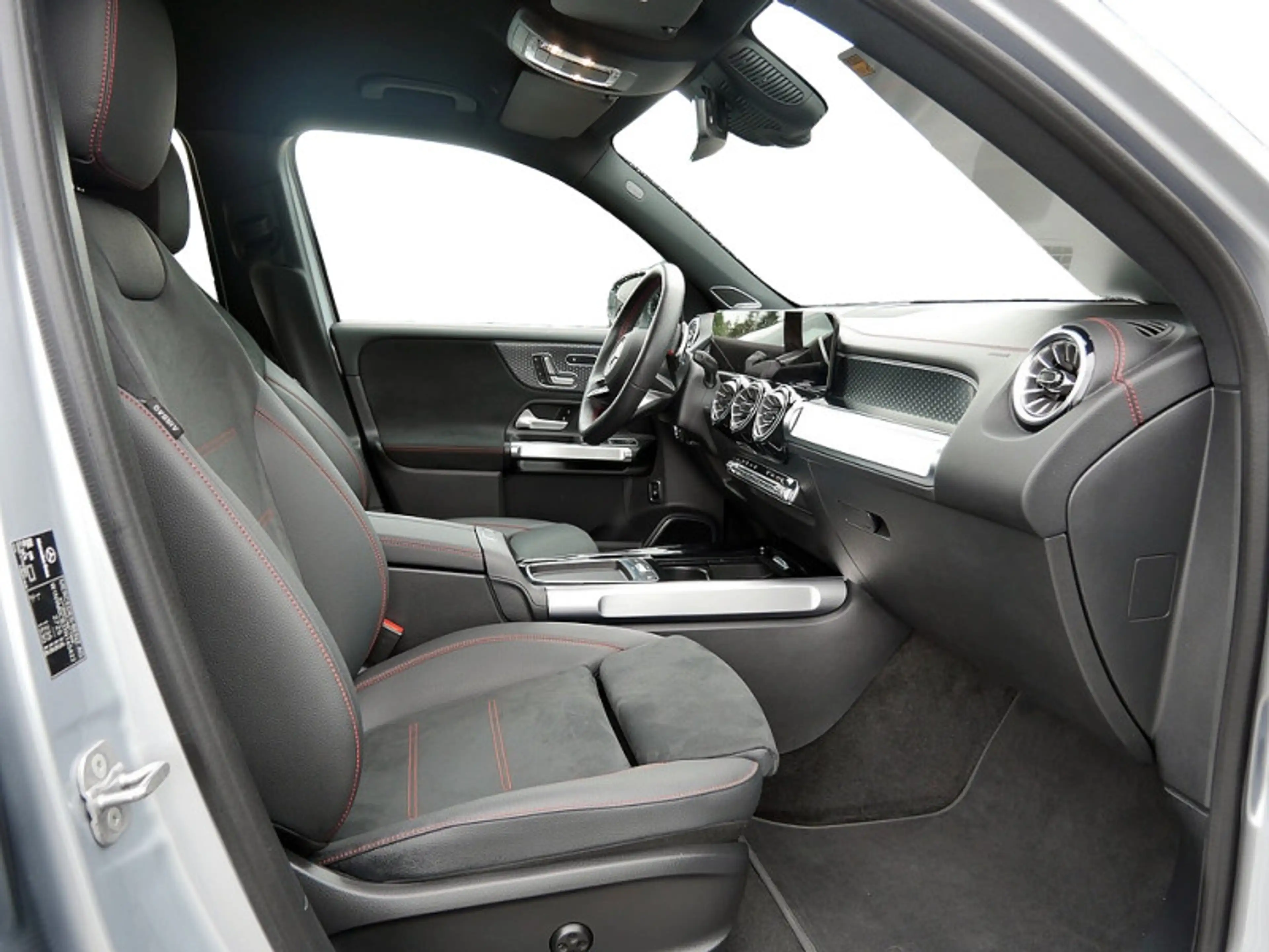 Mercedes-Benz EQB 250 + , AMG BURM NIGHT PREMIUM MEMO 360 DISTR — photo 7