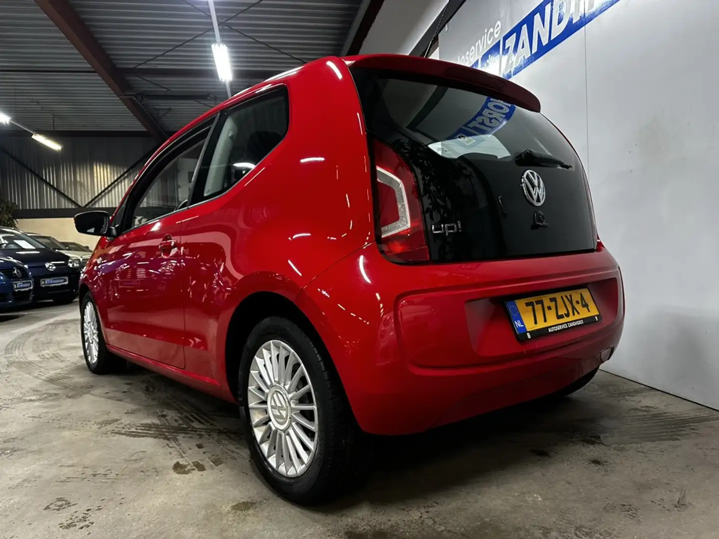 Volkswagen up! 1.0 move up! BlueMotion Rood - 2