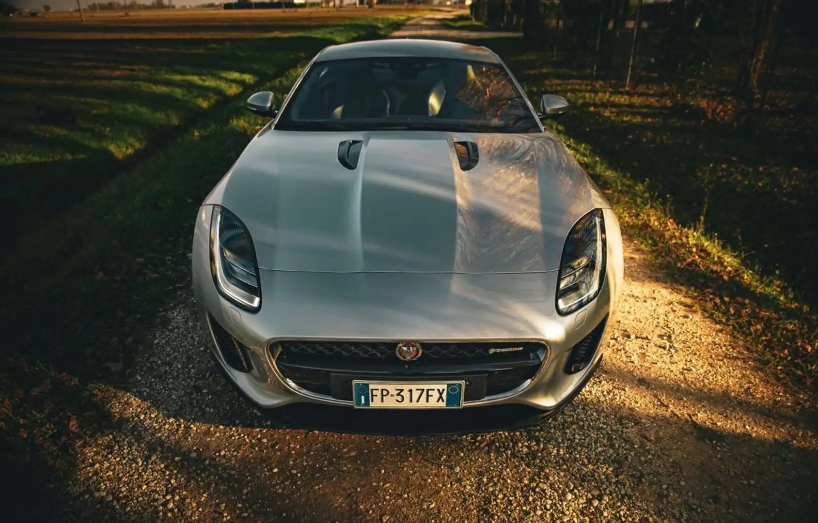 Jaguar F-Type Coupe 2.0 i4 R-Dynamic rwd 300cv auto my19 - 2