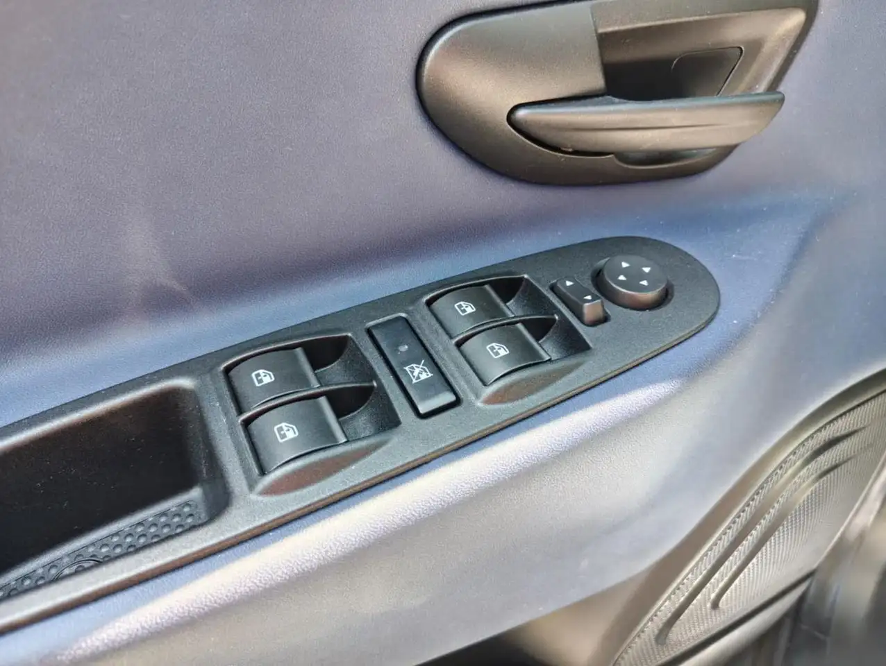 Lancia Ypsilon 2024 — фото 10
