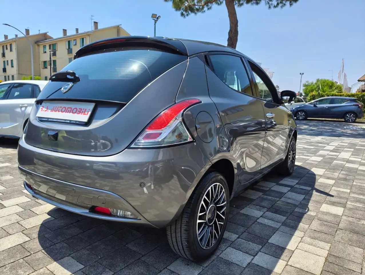 Lancia Ypsilon 2024