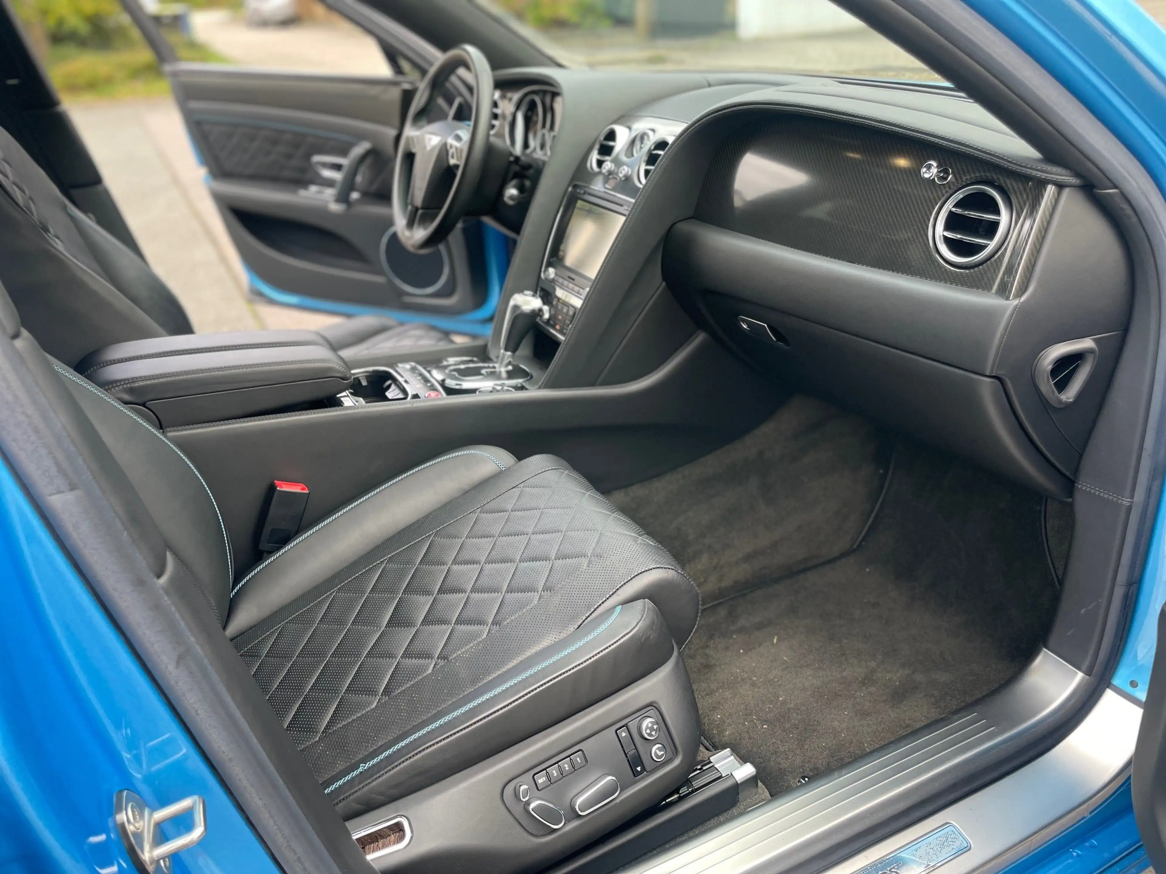 Bentley Flying Spur Flying Spur V8 S Mulliner 4.0 GARANTIE/MASSAGE — photo 10