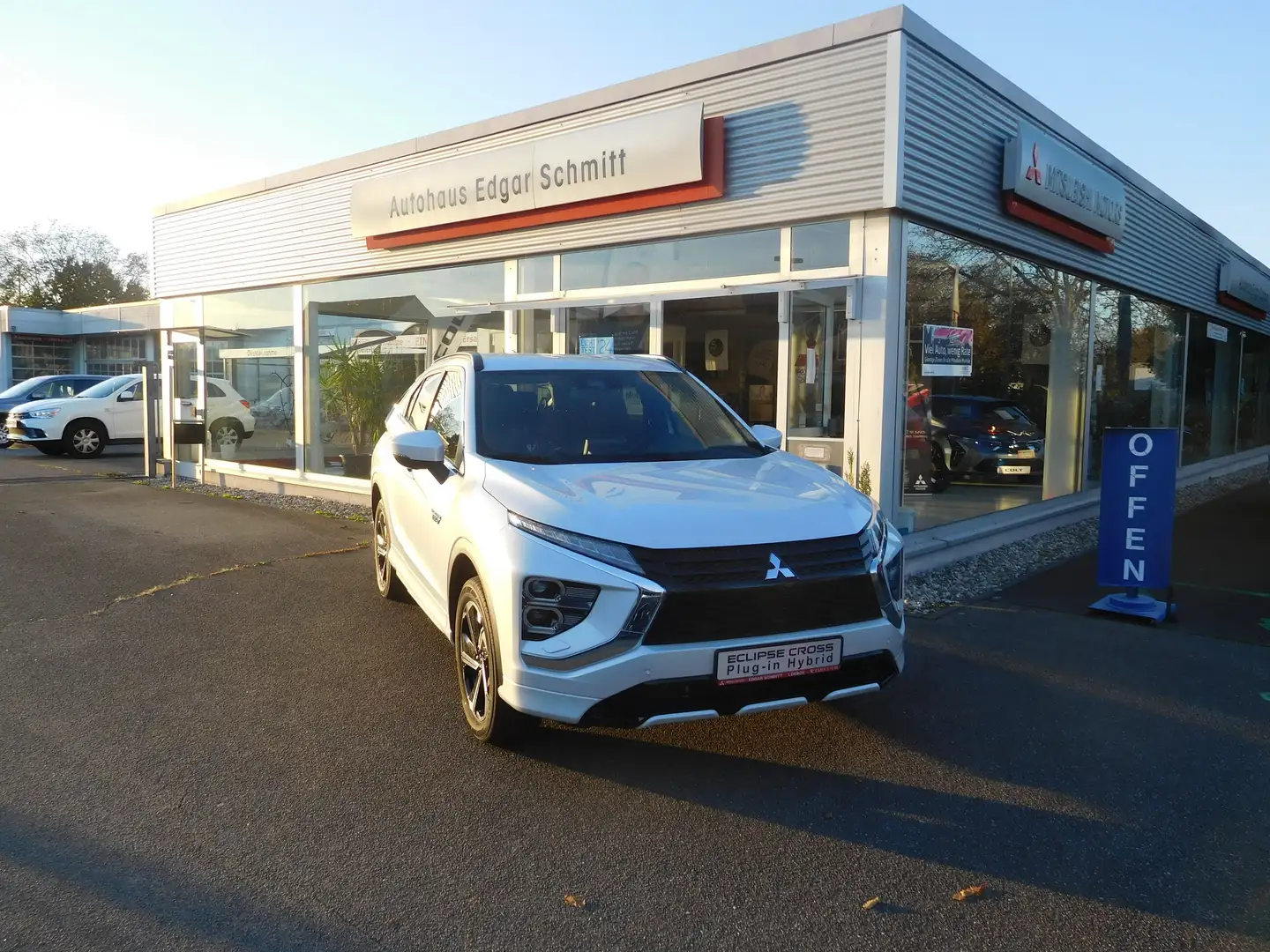 Mitsubishi Eclipse Cross Plug-In Hybrid 4WD Plus Select AHK,Standhz,Navi Weiß - 1