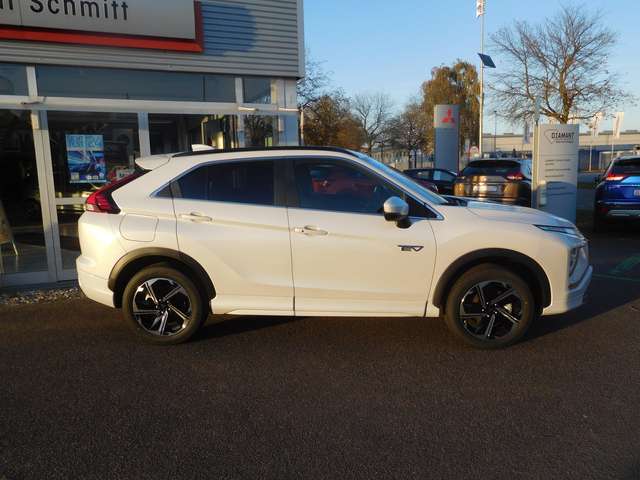 Mitsubishi Eclipse Cross Plug-In Hybrid 4WD Plus Select AHK,Standhz,Navi