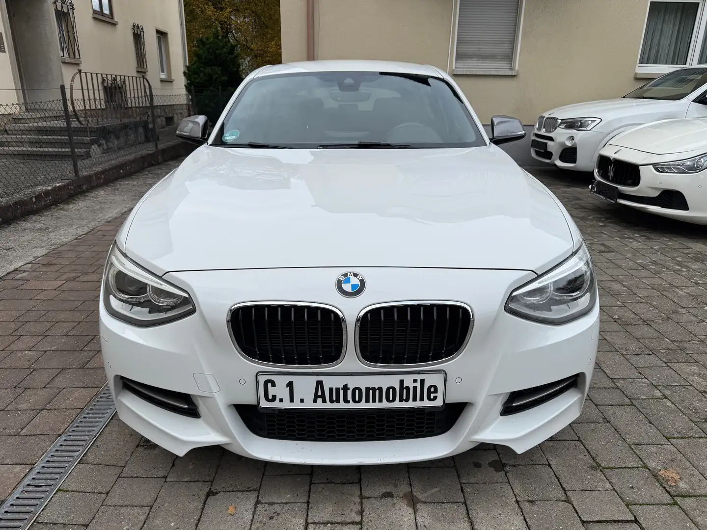 BMW 135 i xDrive Bi-Xenon/Navi/F1/PDC/SHZ/Hifi Bianco - 1