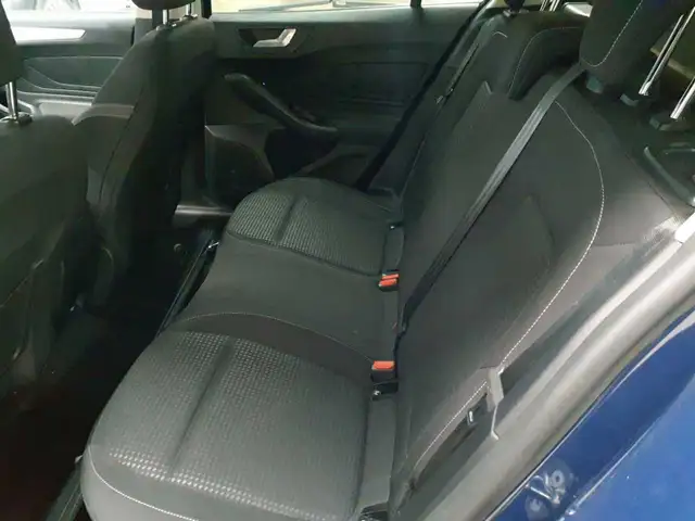 Ford Focus view 13