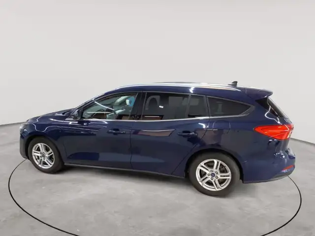 Ford Focus view 6