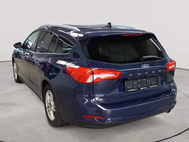 Ford Focus view 5