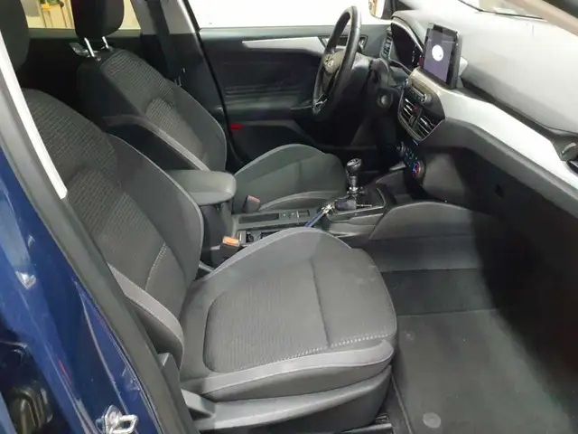 Ford Focus view 8