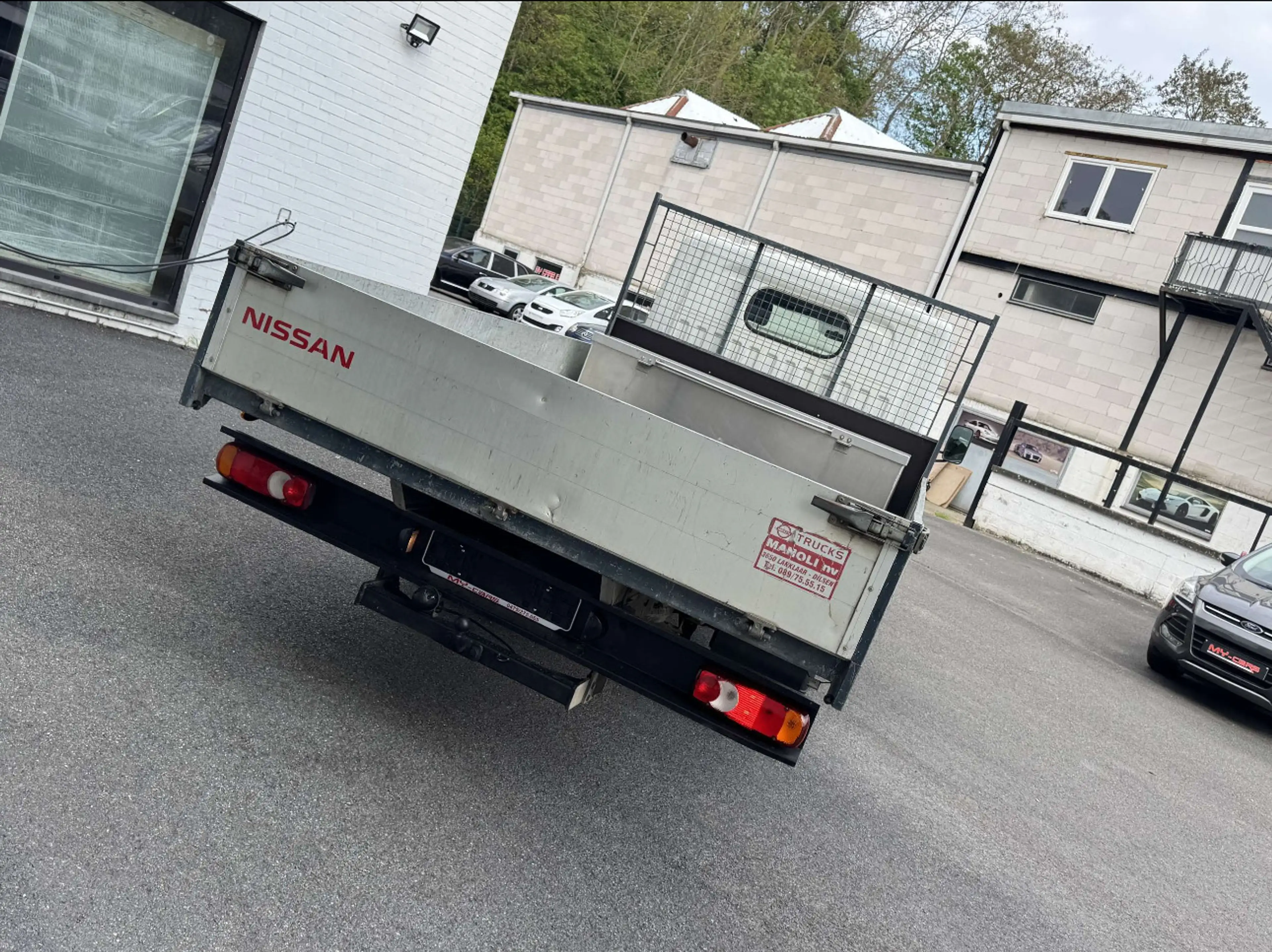 Nissan Cabstar 2.5 DCI 131 CV 45.13 DOUBLE CABINE AVEC PLATEAU ARRIERE — photo 5