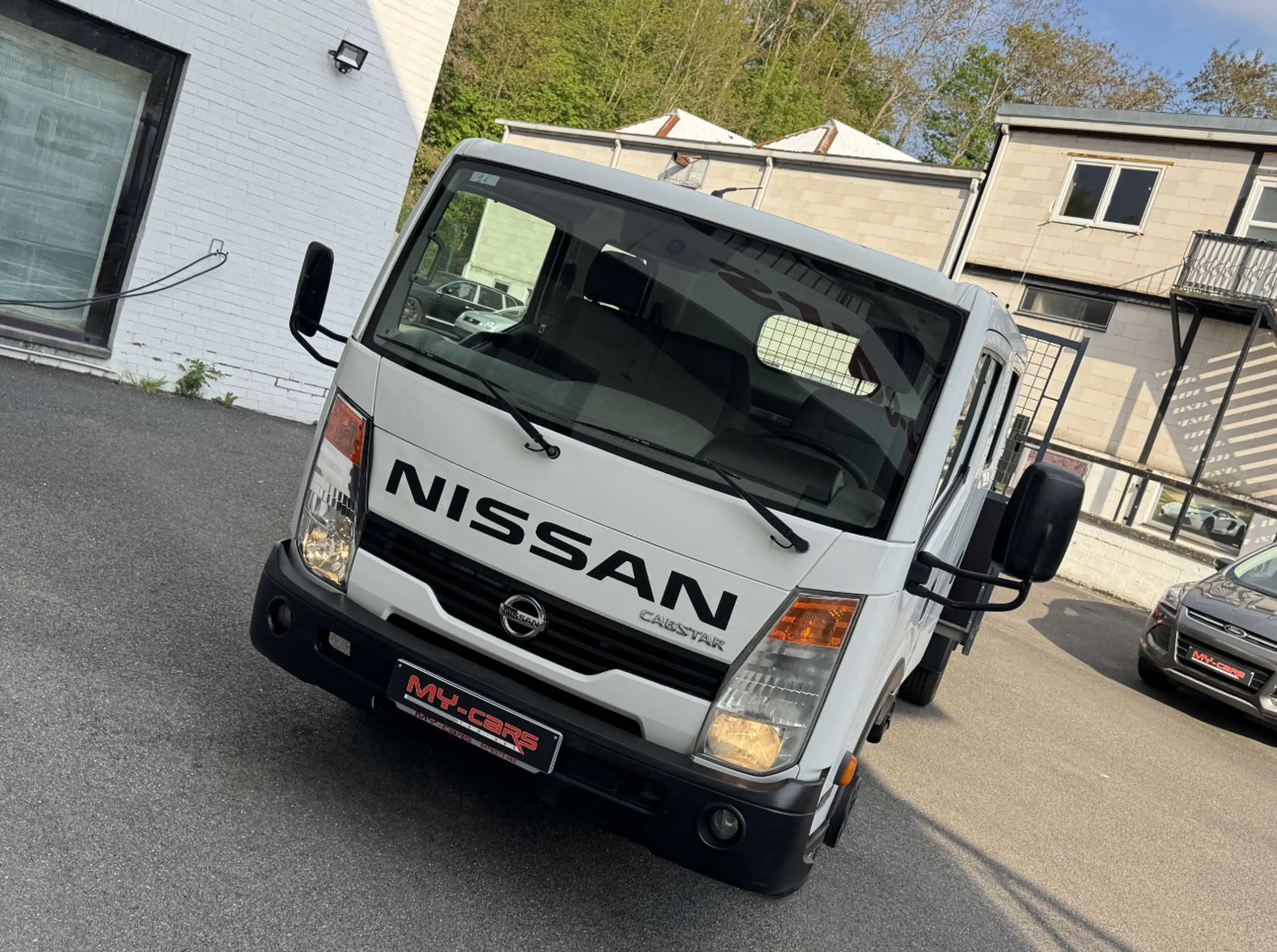 Nissan Cabstar 2.5 DCI 131 CV 45.13 DOUBLE CABINE AVEC PLATEAU ARRIERE — photo 12