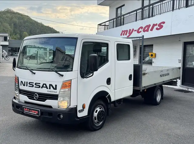 Nissan Cabstar 2.5 DCI 131 CV 45.13 DOUBLE CABINE AVEC PLATEAU ARRIERE