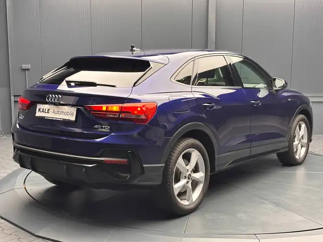 Audi Q3 view 5