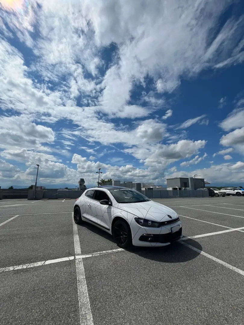 Volkswagen Scirocco 1.4 tsi 122cv - 1