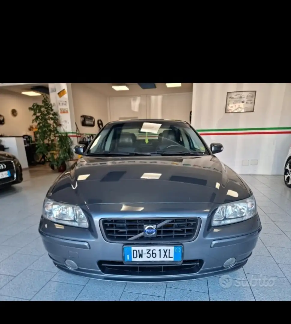 Volvo S60 2.4 d5 Momentum 163cv auto - 2
