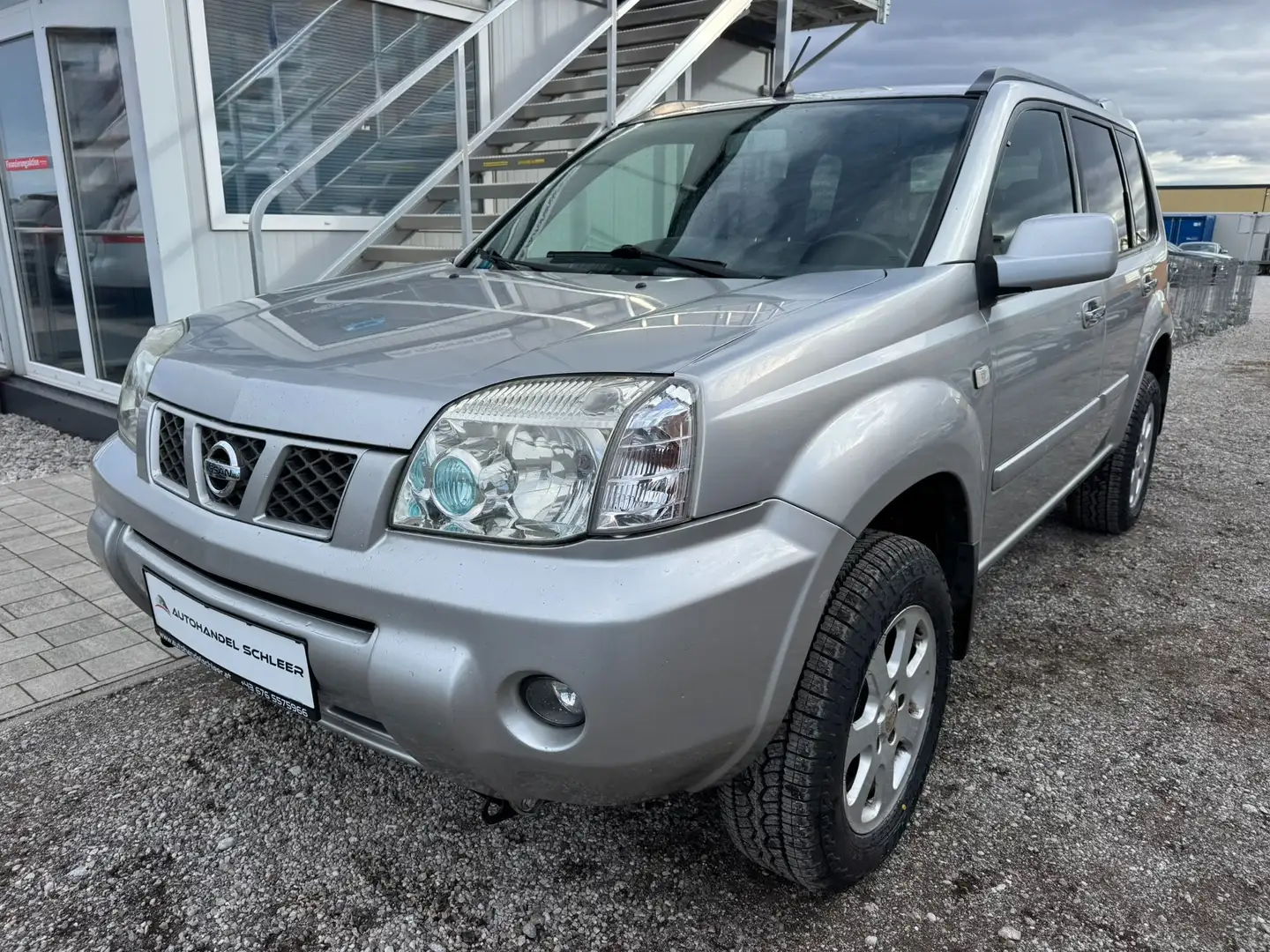 Nissan X-Trail 2.2 dCi 4WD AC // Geländetauglich umgebaut // Silber - 1