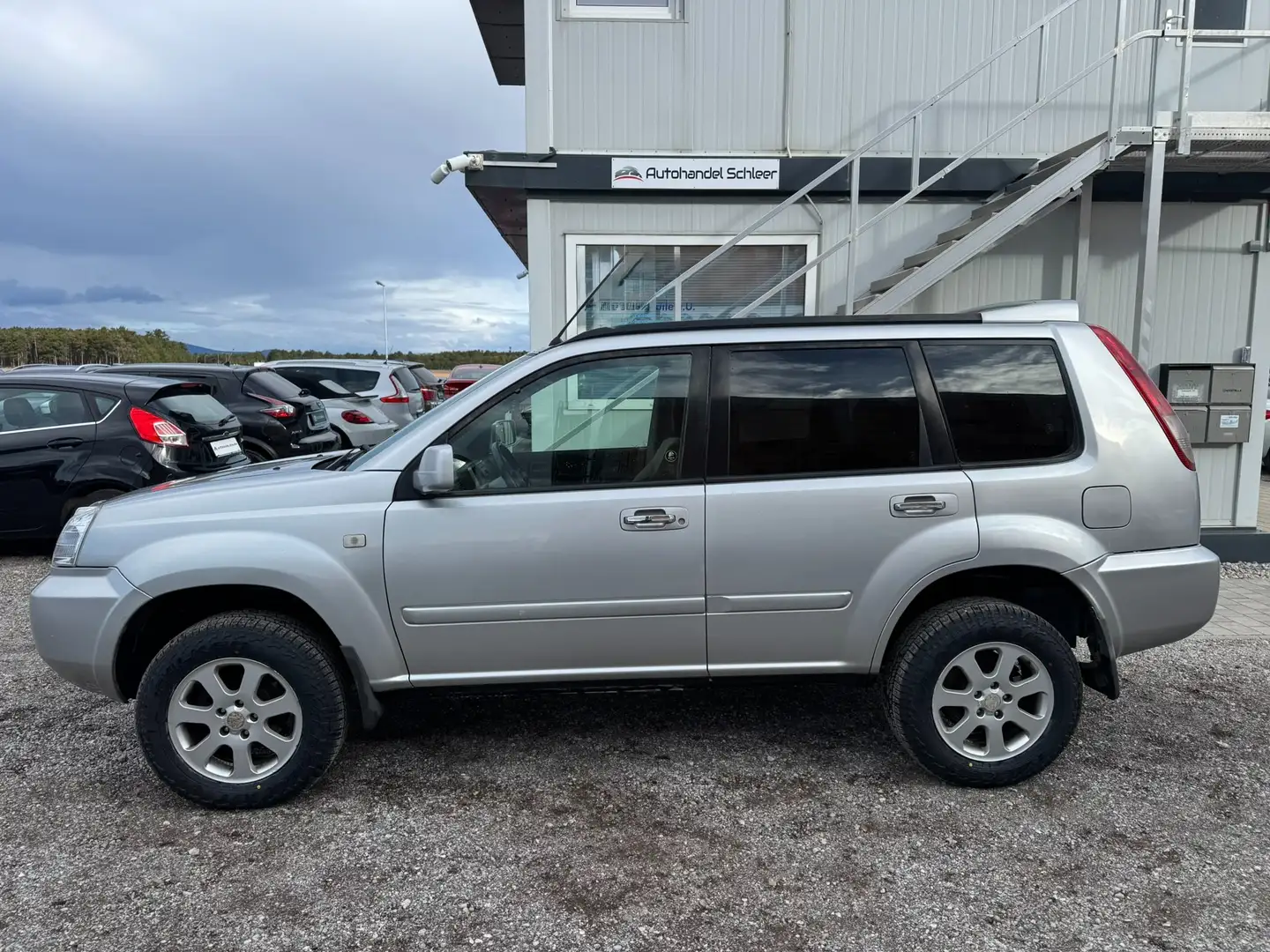 Nissan X-Trail 2.2 dCi 4WD AC // Geländetauglich umgebaut // Silber - 2