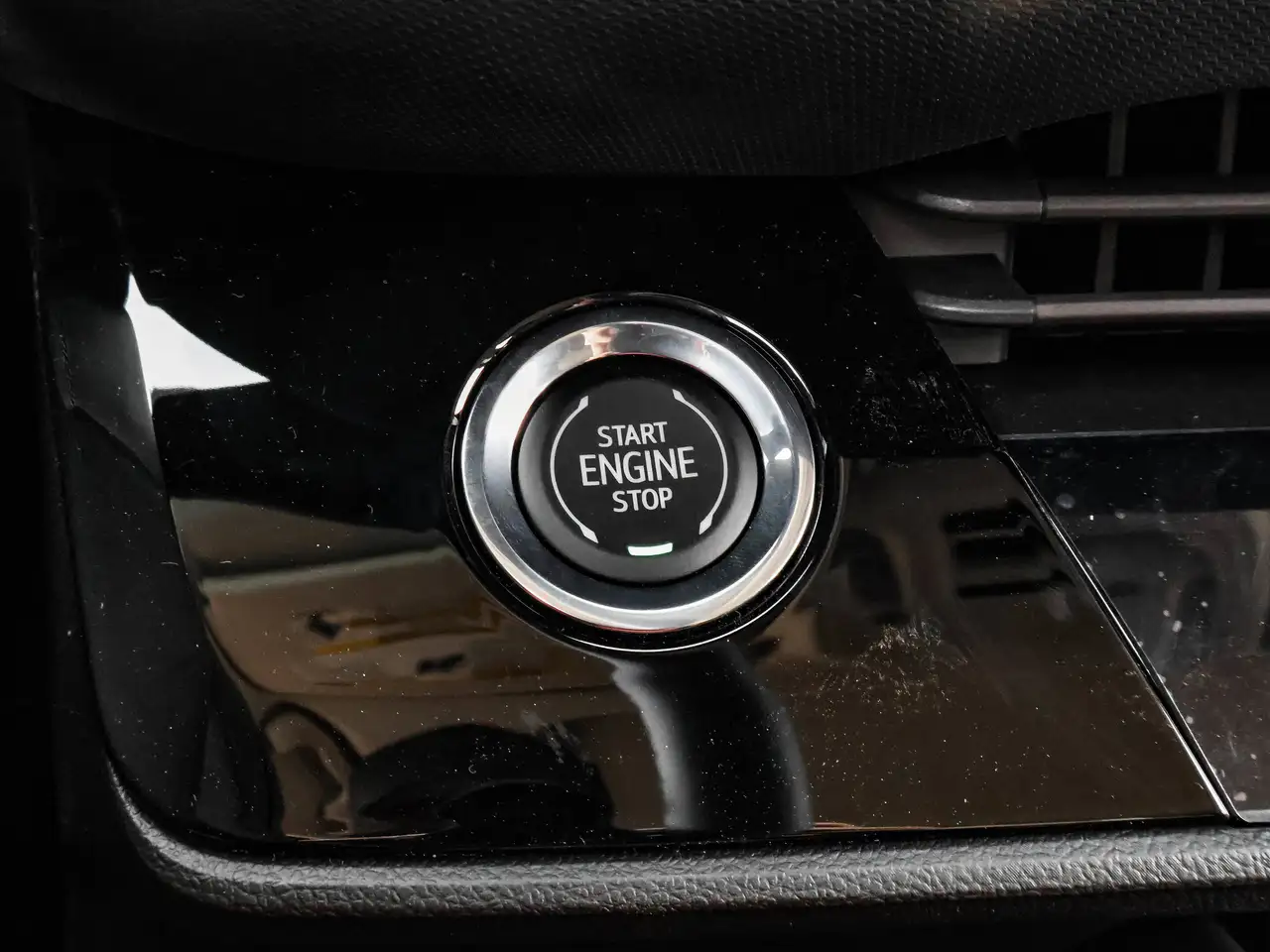 Buick Envision photo Buick Envision