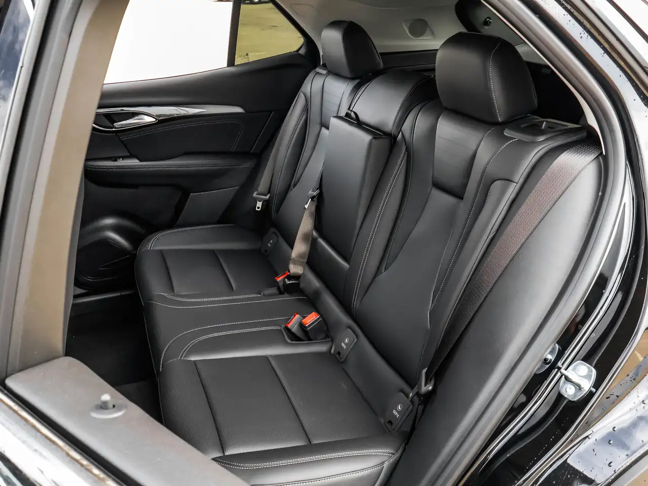 Buick Envision photo Buick Envision