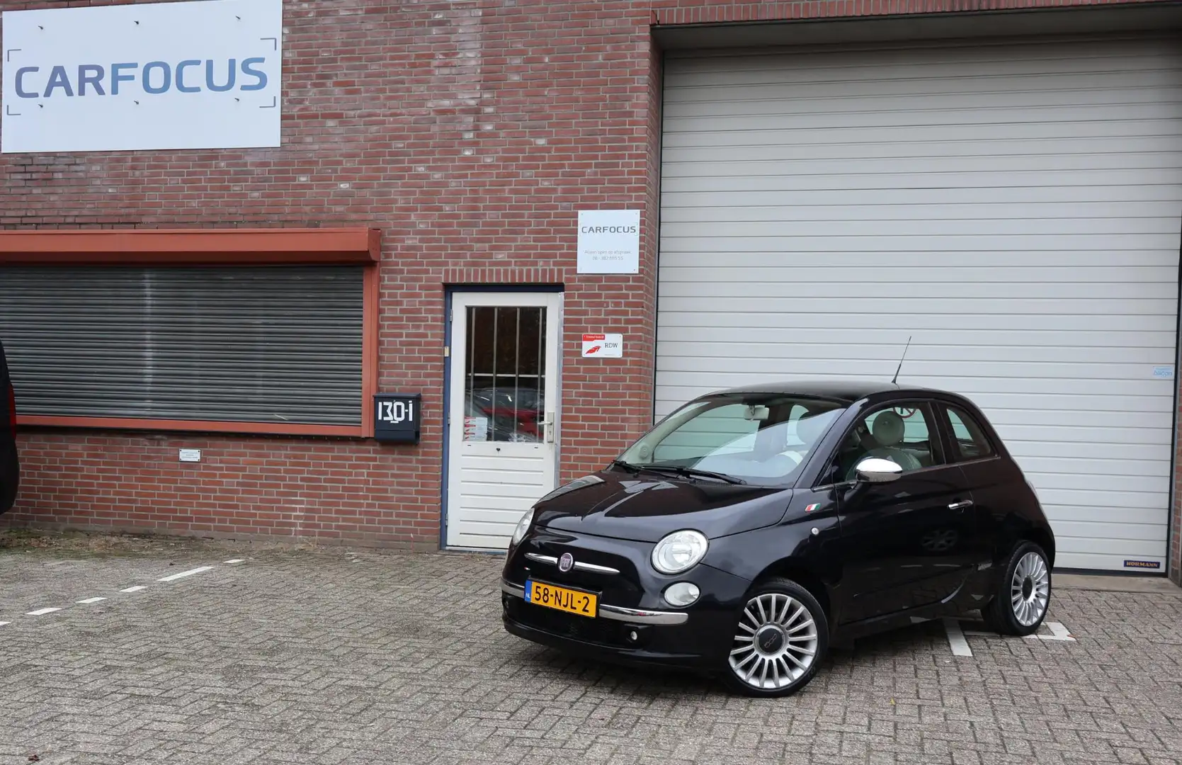 Fiat 500 0.9 TwinAir Lounge Pano 2e eigenaar NAP Airco 09-2 Zwart - 1