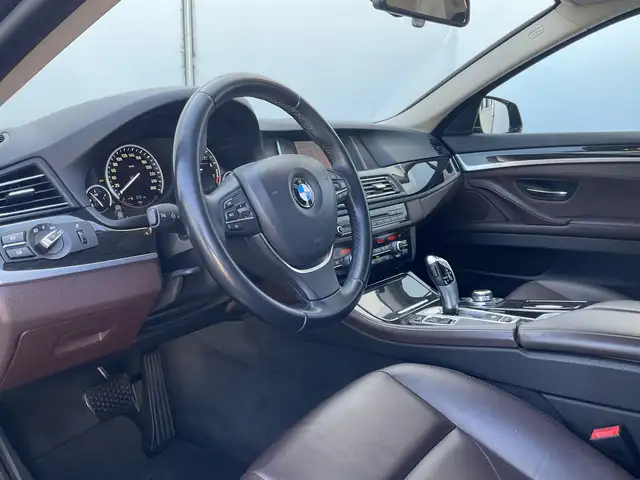 BMW 5 Series view 13