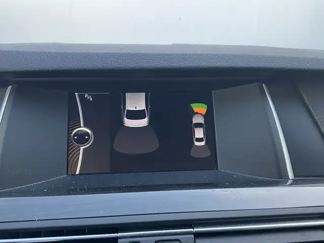 BMW 5 Series view 12