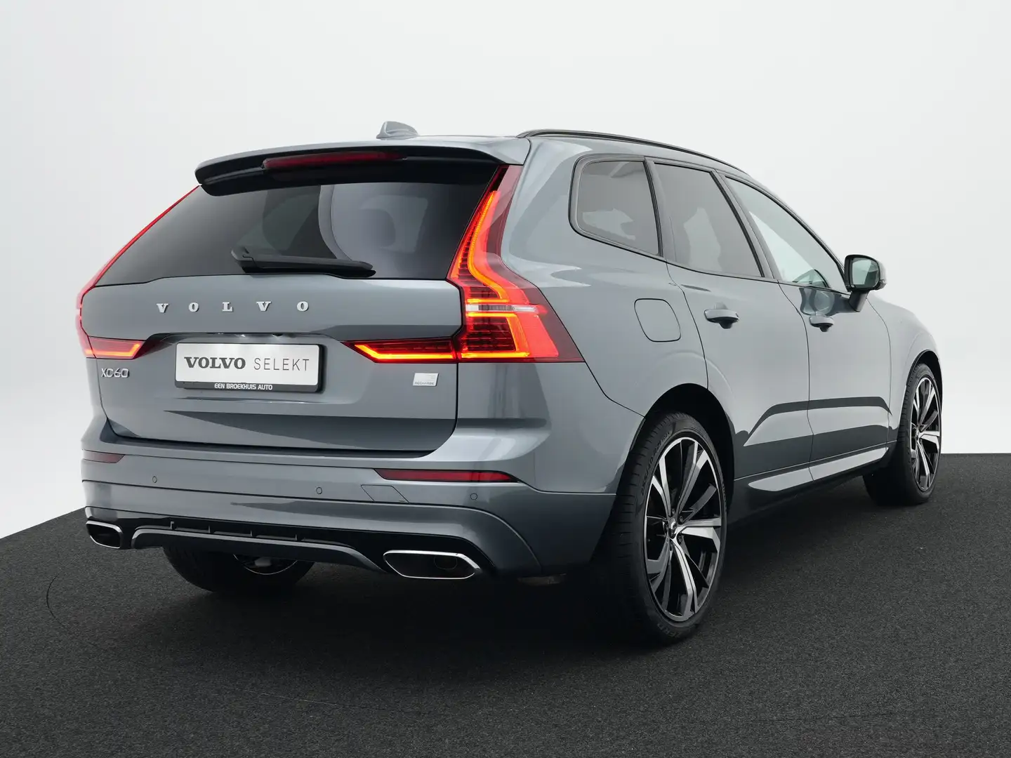 Volvo XC60 T6 AWD R-Design Luchtvering | Bowers & Wilkins | H Gris - 2
