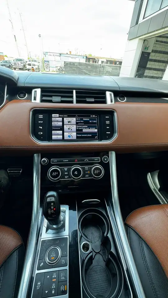 Land Rover Range Rover Sport снимка Land Rover Range Rover Sport