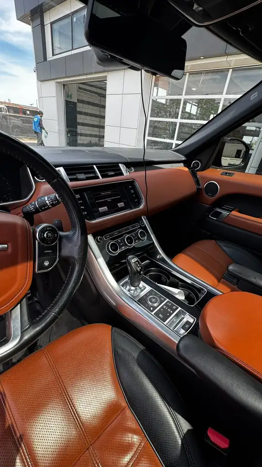 Land Rover Range Rover Sport снимка Land Rover Range Rover Sport