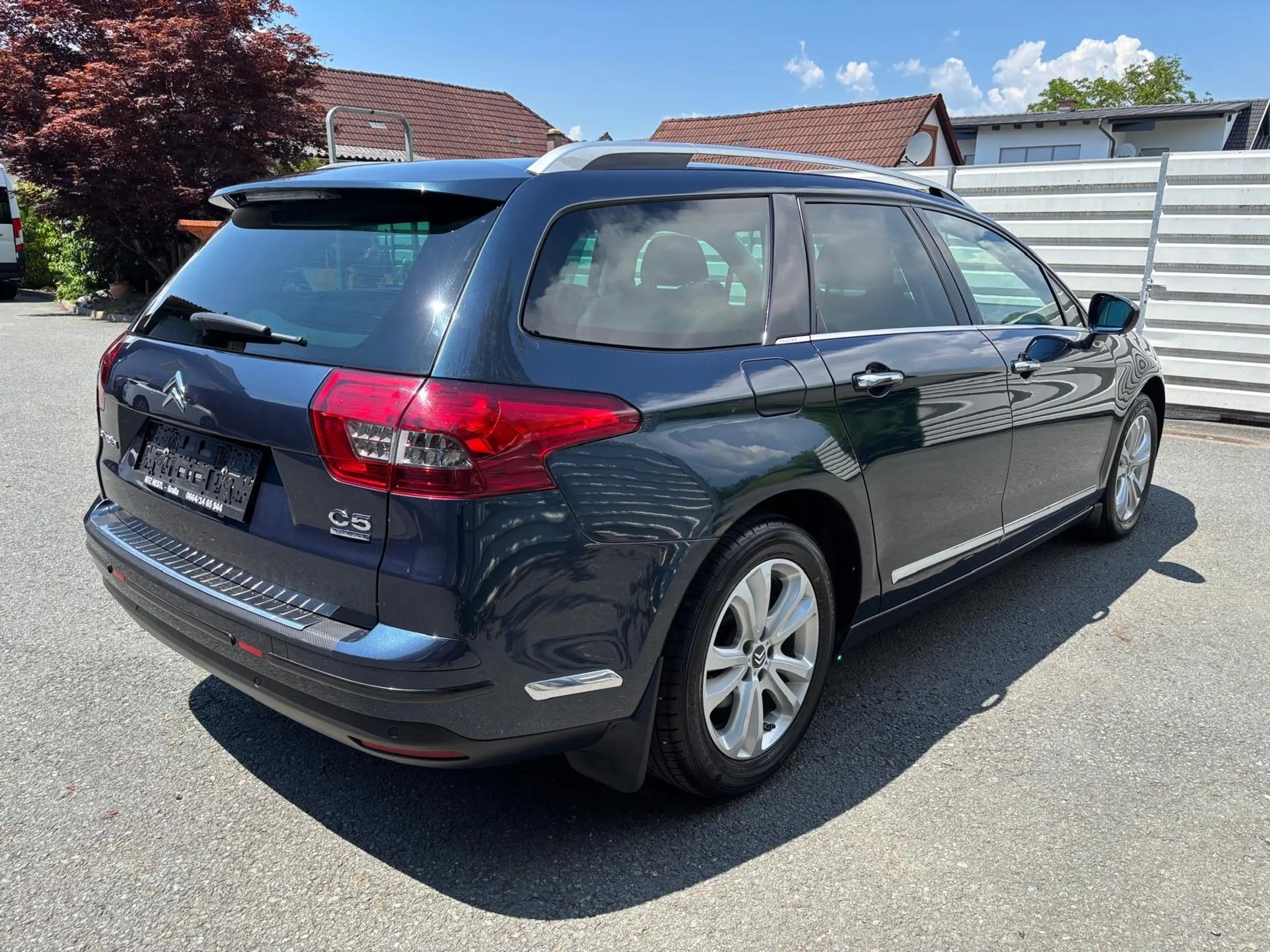Citroen C5 Tourer 2,0 HDi FAP Exclusive — photo 4
