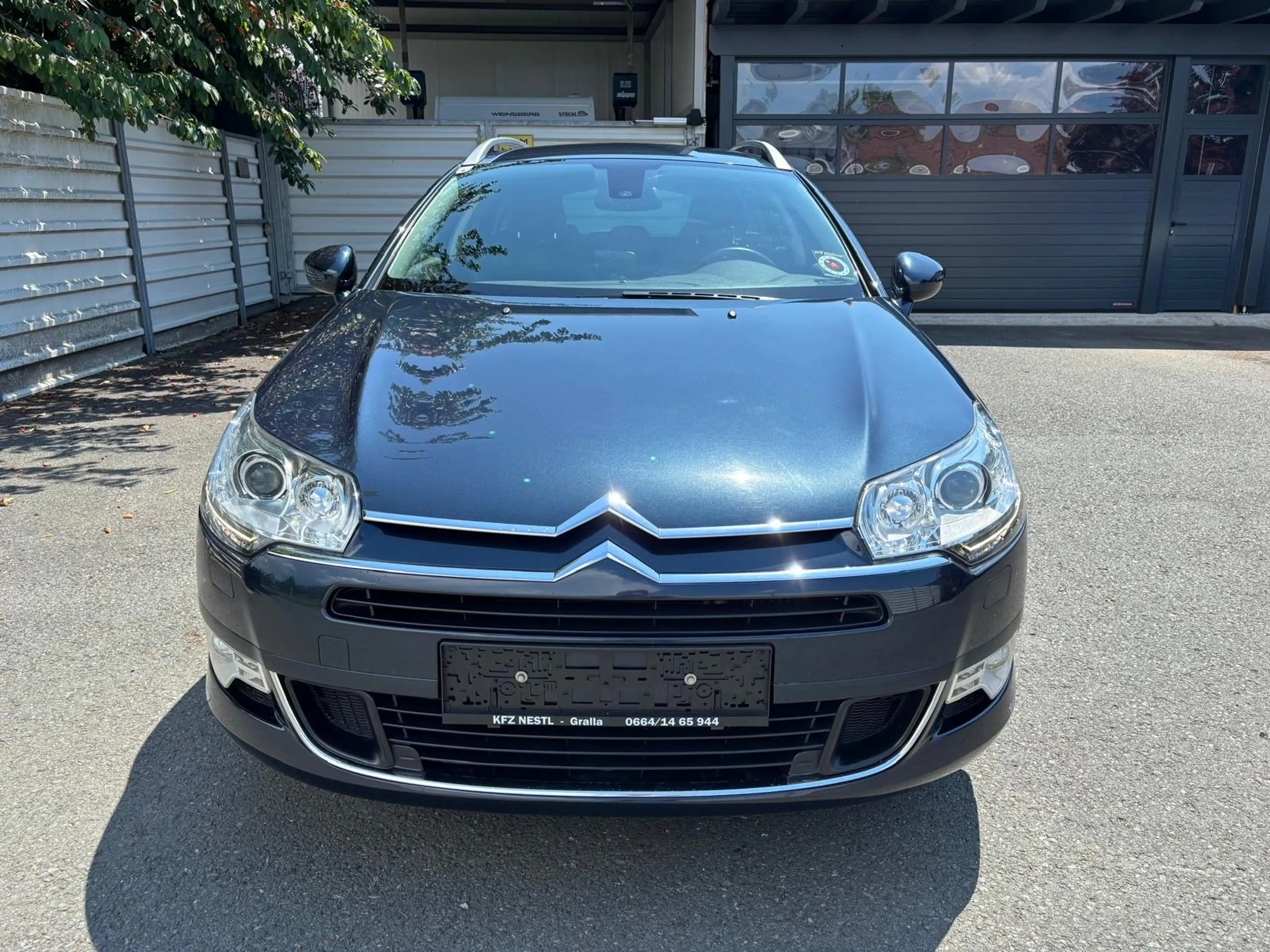 Citroen C5 Tourer 2,0 HDi FAP Exclusive — photo 2