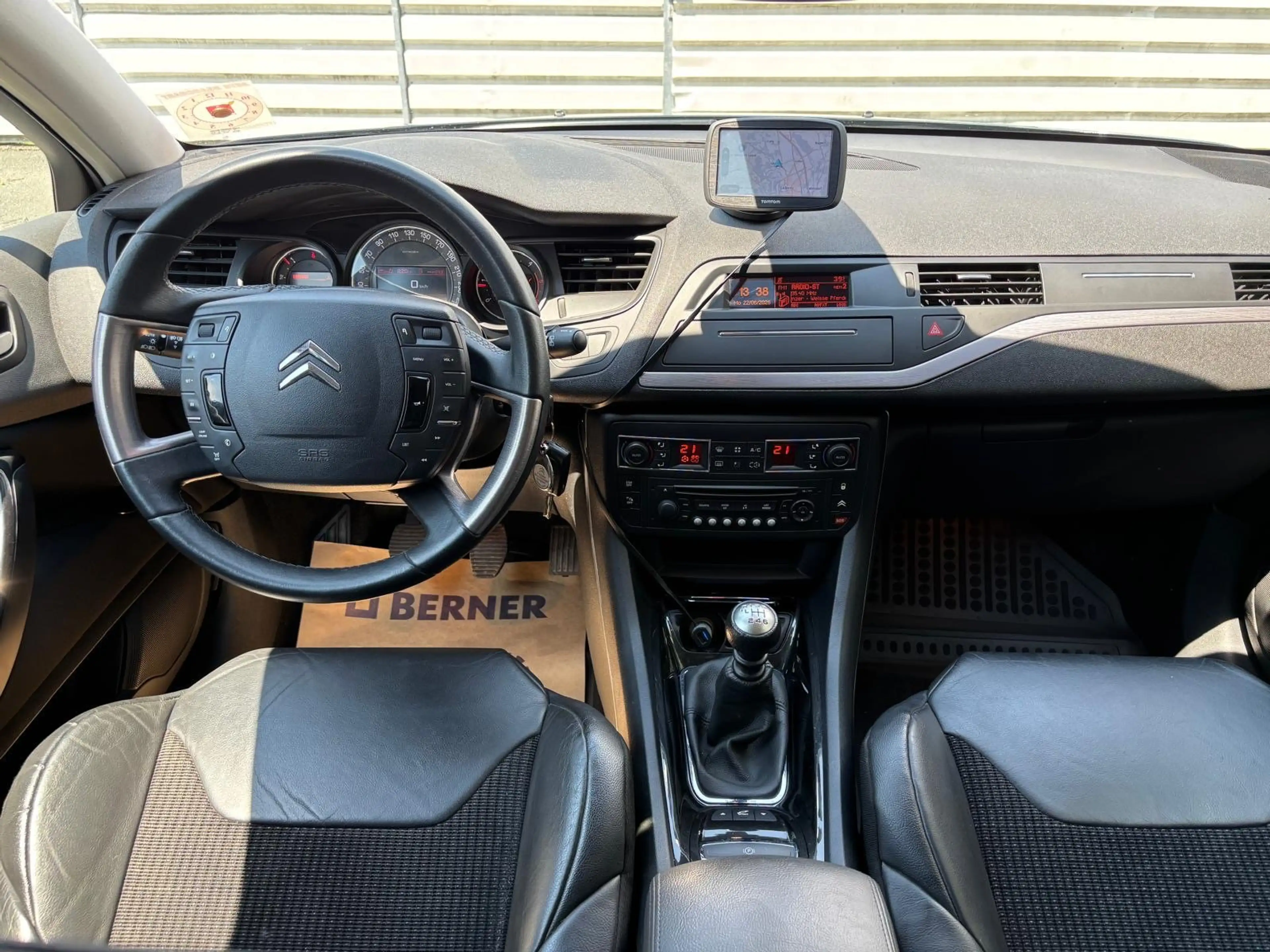 Citroen C5 Tourer 2,0 HDi FAP Exclusive — photo 10
