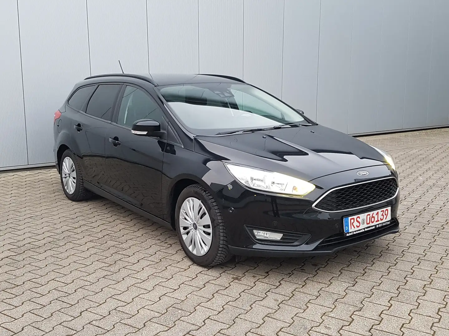 Ford Focus Turnier 1.0 EcoBoost Business*ZAHNRIEMEN-INSP NEU* Schwarz - 1