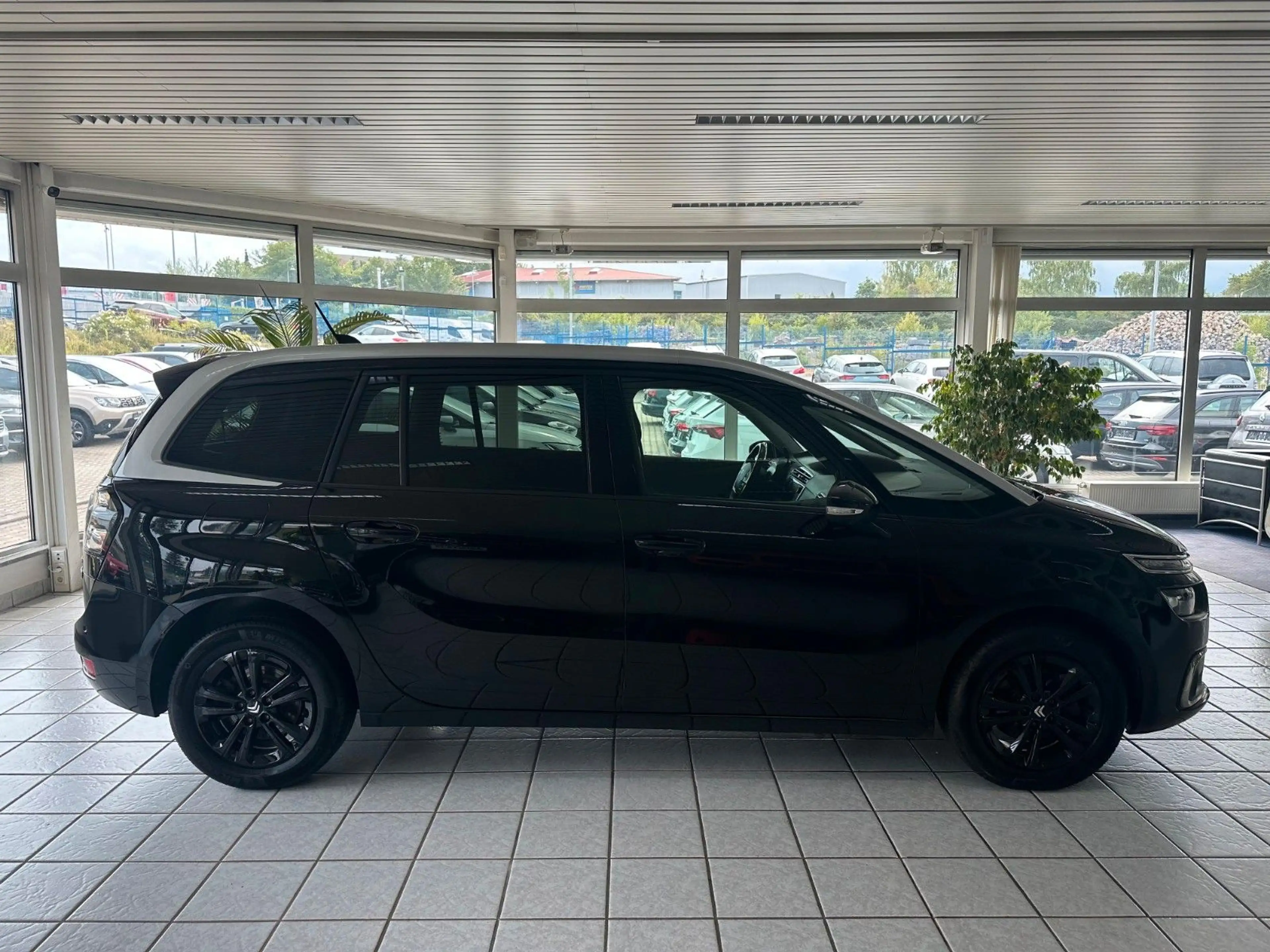 Citroen Grand C4 Picasso Grand C4 Shine Pack*ACC*PDC*LKA*7-Sitzer*SHZ*DAB — photo 4