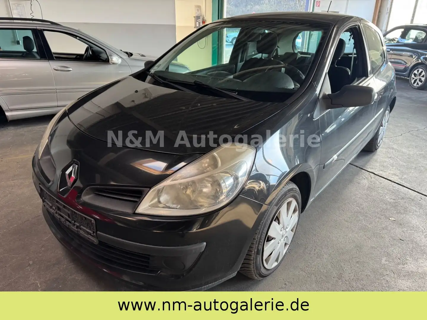Renault Clio III Extreme Schwarz - 1