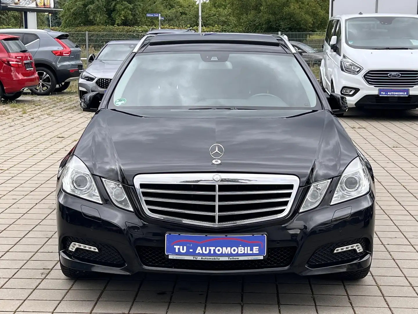 Mercedes-Benz E 250 E 250 T CGI Avantgarde Aut. NAVI-PANO-AHK-XENON Negru - 2