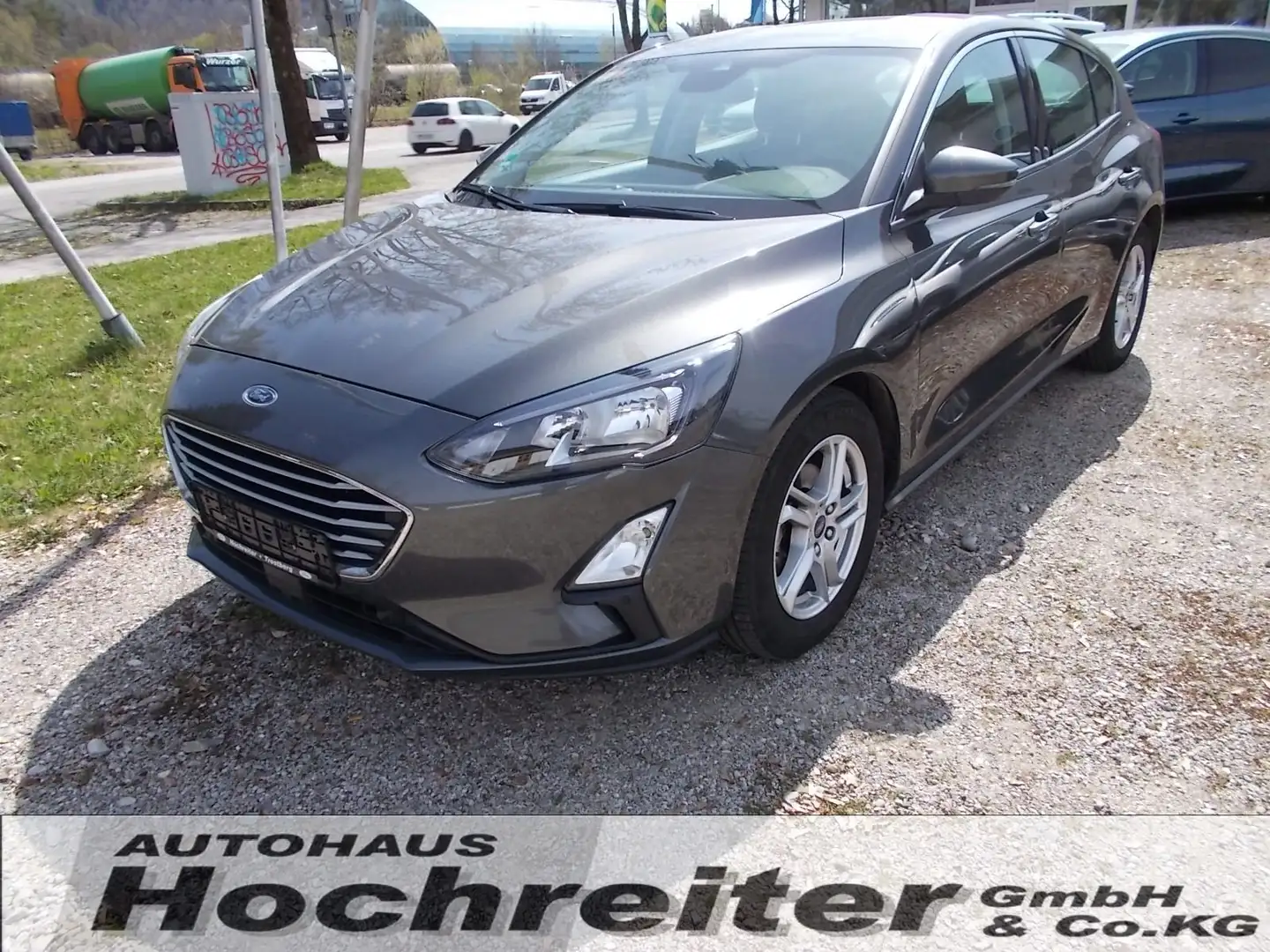 Ford Focus Cool & Connect 8-fach bereift Grau - 1