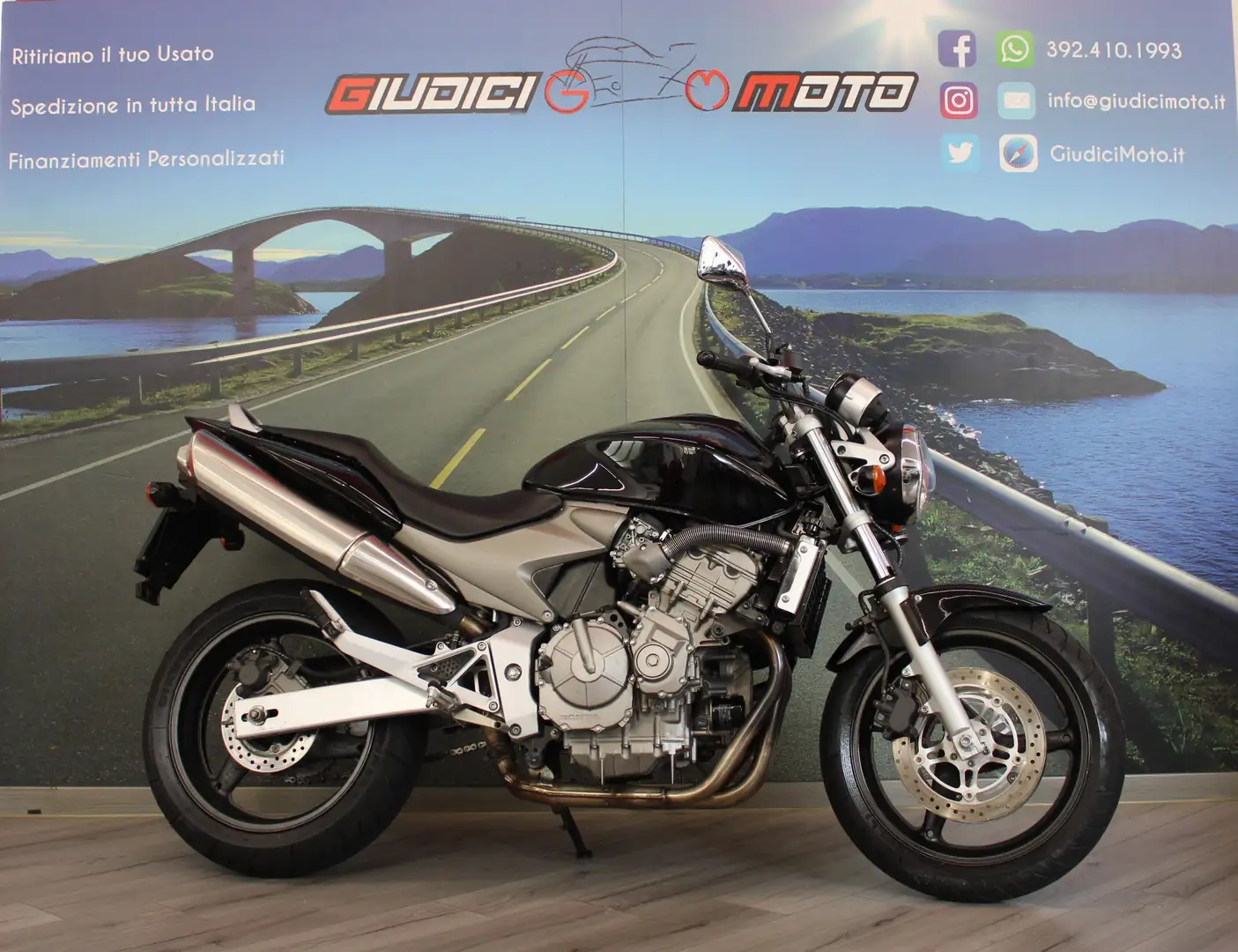 Honda Hornet 2003 - km 29203 crna - 1