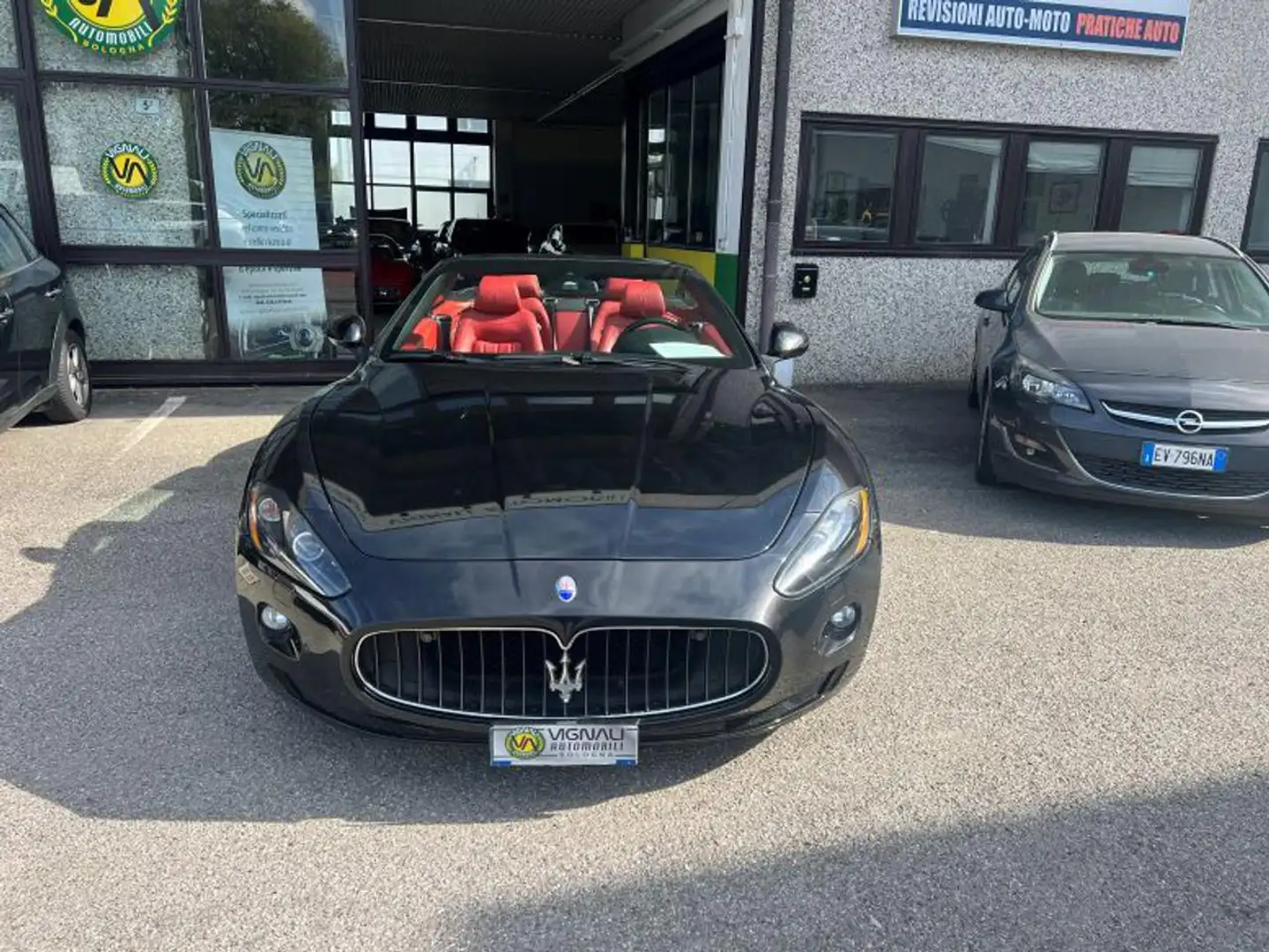 Maserati GranCabrio 4.7 V8 Schwarz - 2