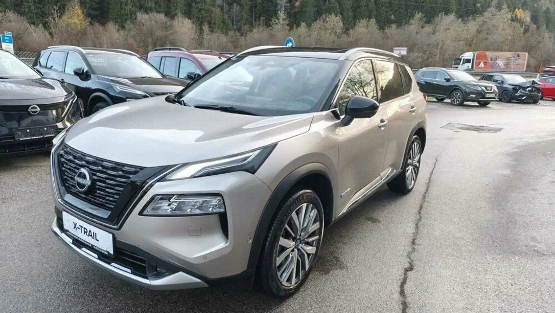 Nissan X-Trail 1,5 VC-T e-Power 4ORCE Allrad Tekna+ AHK Silber - 1