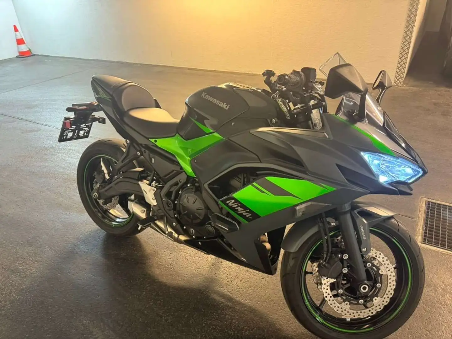 Kawasaki Ninja 650 - 1